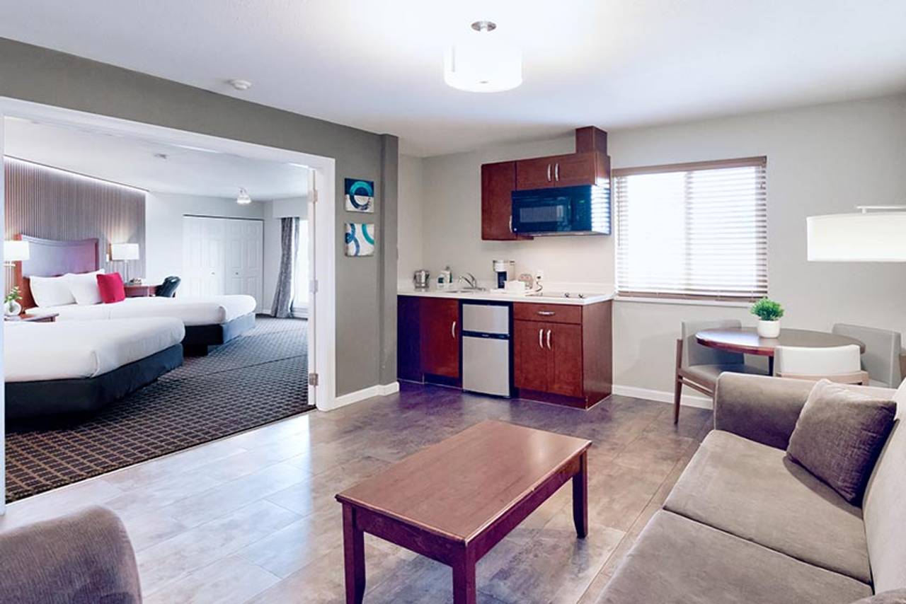 Family Suite at Gibsons Garden Hotel